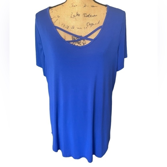 SHEIN Women’s Top V neck with cross | super soft. Size XL. - Picture 1 of 4